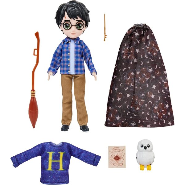 Harry Potter Puppe 20 cm mit magischem Zubehör: Pullover, Umhang, Zauberstab und mehr
