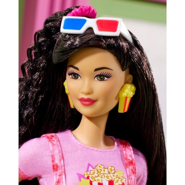 Barbie Rewind Filmnacht 80er-Serie mit Popcorn, VHS und Zubehör im Retro-Stil