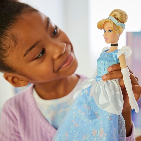Disney Cinderella Princess Figur 11" mit zusätzlichem Kleid und Zubehör