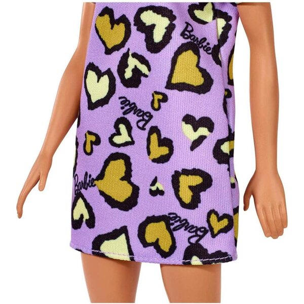 Barbie mit Herzkleid und weißen Plateau-Sneakern, Mode und Spiel für Mädchen