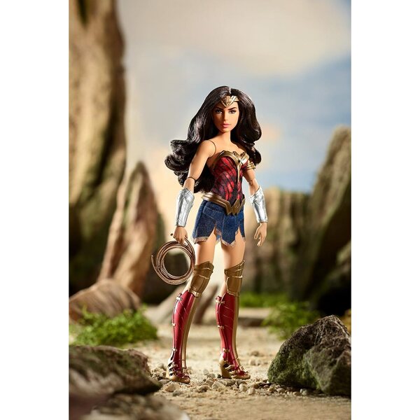 Action Figure Wonder Woman 30,5 cm Deluxe DC Comics con Abbigliamento da Guerriera