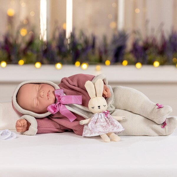 JC Toys Pupa Vintage 43 cm mit weichem Körper, gestrickter Kleidung und rosa und beige Accessoires