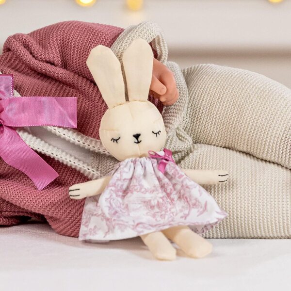 JC Toys Pupa Vintage 43 cm mit weichem Körper, gestrickter Kleidung und rosa und beige Accessoires