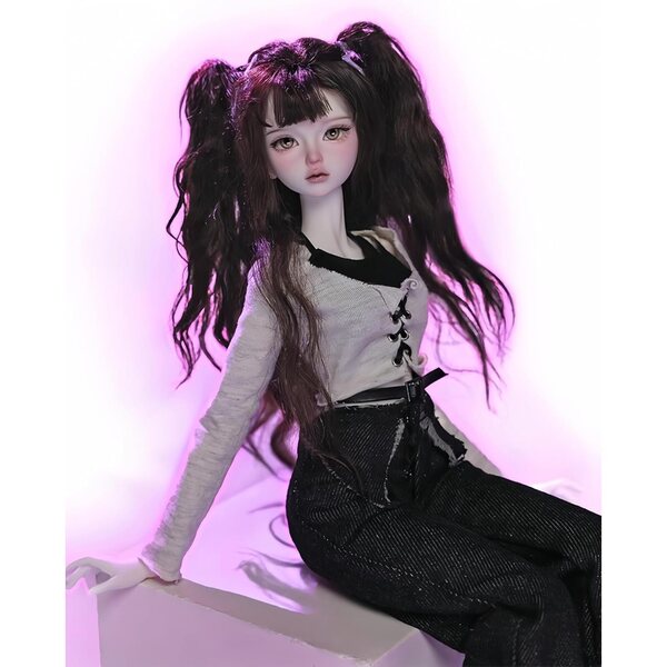 AMITD BJD-1/4 Harzpuppe mit oszillierenden Gelenken, künstlerisches Make-up und Kleid inklusive