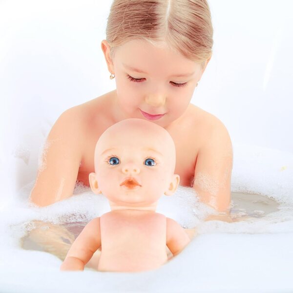 MalPlay Babypuppe 32 cm waterdicht met verwijderbare kleding, ideaal voor kinderen vanaf 3 jaar