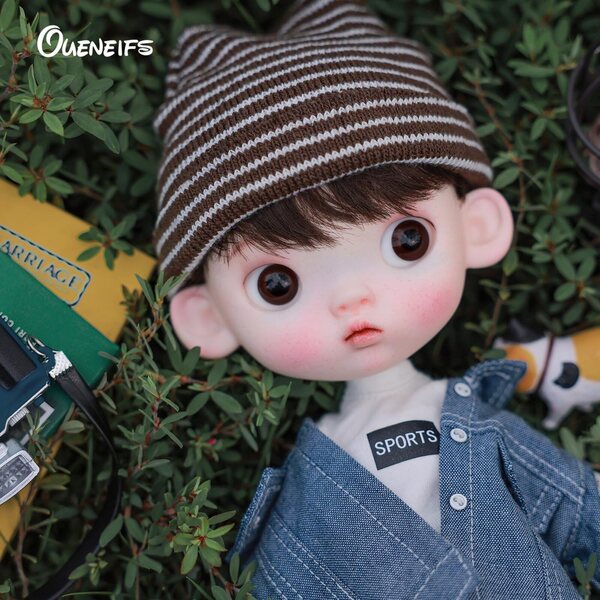 Oueneifs 1/6 Sibyl Ein BJD Babe mit Schmollmund-Ausdruck und Jeans-Teen-Style