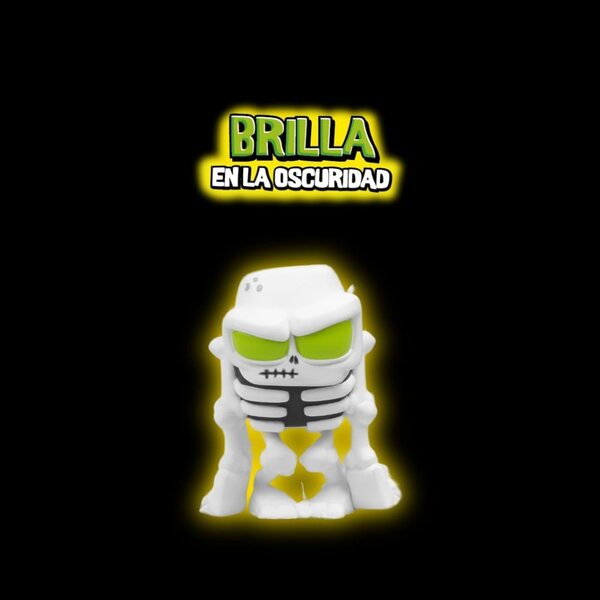 Triciclo Editores Ultrazombies Serie 1 - Bambole divertenti e paurose che si illuminano al buio