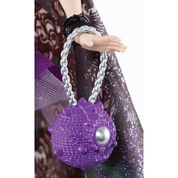 Ever After High Raven Queen Schicksalstag Puppe mit Umhang und Krone