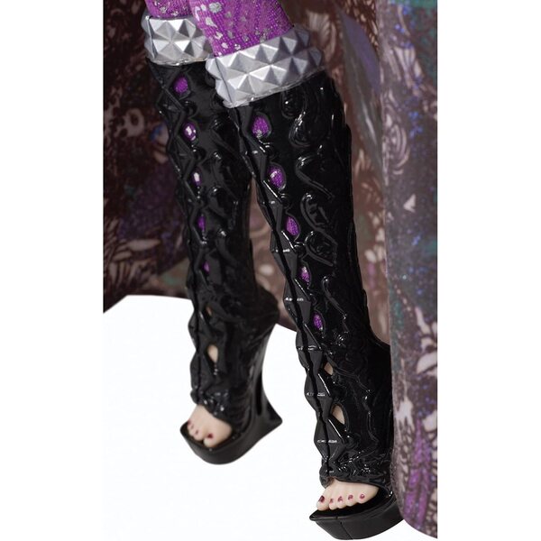 Ever After High Raven Queen Schicksalstag Puppe mit Umhang und Krone