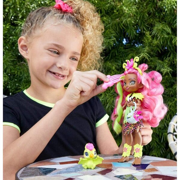 Cave Club Fernessa Puppe 25,4 cm mit Zubehör und Dinosaurier, für Kinder von 4–7 Jahren