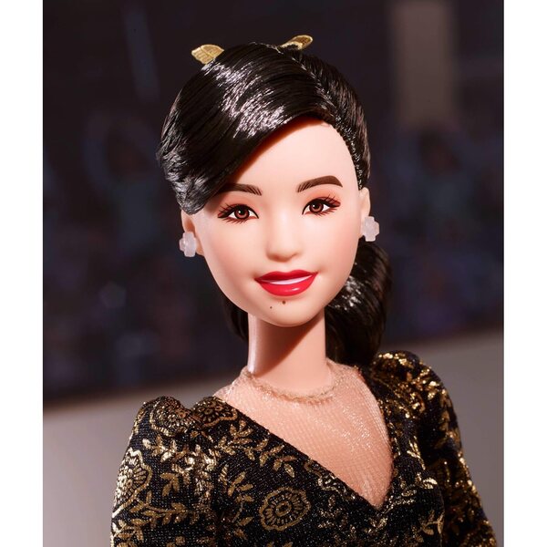 Barbie Kristi Yamaguchi 1992 Sammlerpuppe in schwarzgoldenem Kostüm und weißen Schlittschuhen