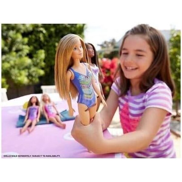 Barbie FJD97 Strandpuppe mit Badeanzug Sommertrend 2024