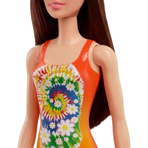 Barbie-Strandpuppe mit buntem Batik-Badeanzug – HDC49