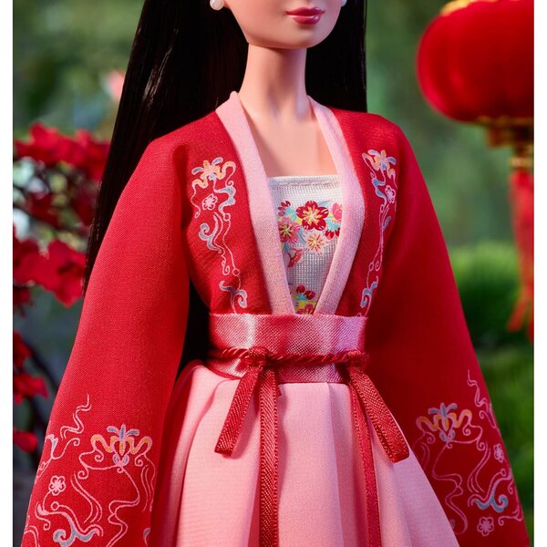 Barbie Lunar New Year 2023 in elegantem Hanfu mit traditionellen Details