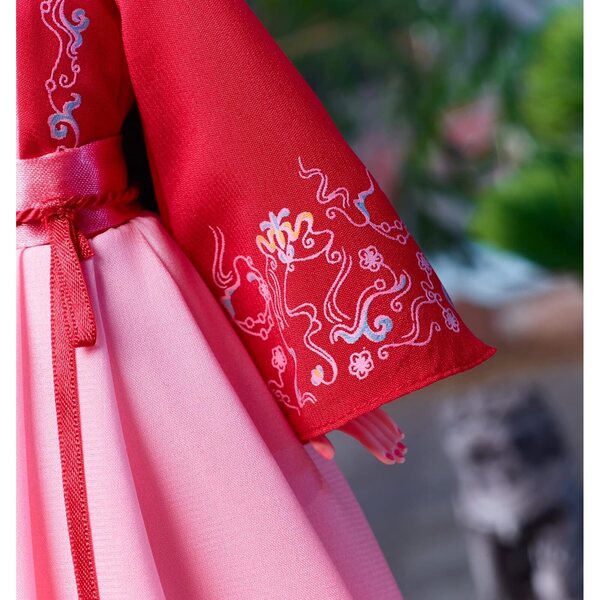 Barbie Lunar New Year 2023 in elegantem Hanfu mit traditionellen Details