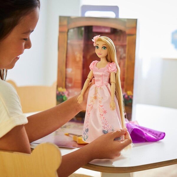 Disney Rapunzel 11-Zoll-Puppe mit zusätzlichem Kleid, inklusive Pascal und Malbuch