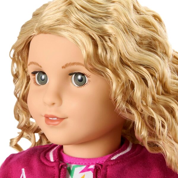 American Girl Truly Me Puppe mit grauen Augen und lockigem blonden Haar, College-Jacke