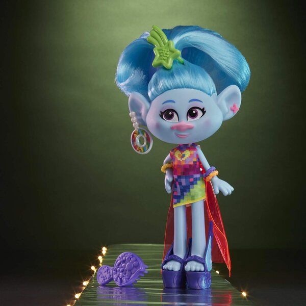 Pupazzo DreamWorks Trolls Glamour Seide con Abito, Scarpe e Accessori per Bambini 4+