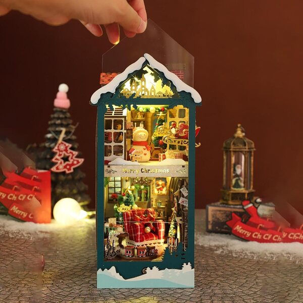 Kit Natale Book Nook in Legno e Carta, Miniatura Decorativa per Interni 18,5x13x27,5cm