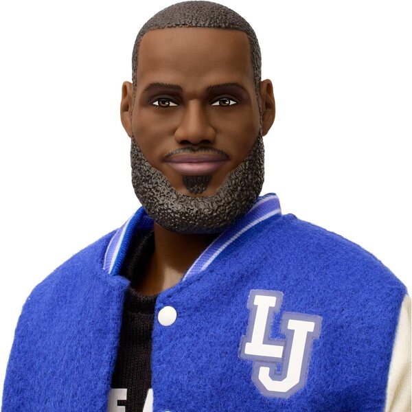 Barbie Signature Kenbassadors LeBron James mit Bomberjacke und ikonischen Accessoires