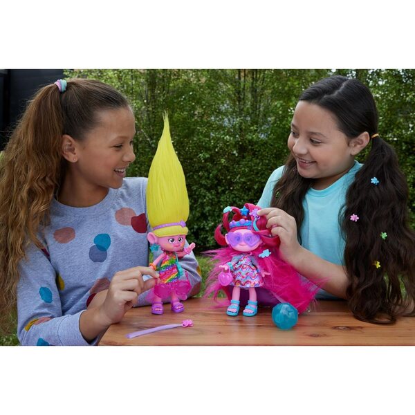 Mattel DREAMWORKS TROLLS Viva Hairsational enthüllt 15 Mode- und Haaraccessoires