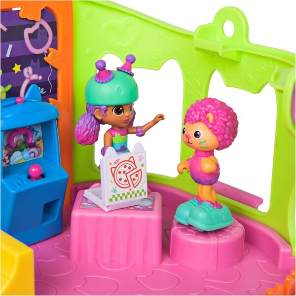 DREAMWORKS GABBY'S DOLLHOUSE Partyraum-Spielset mit Skatepark und Figur