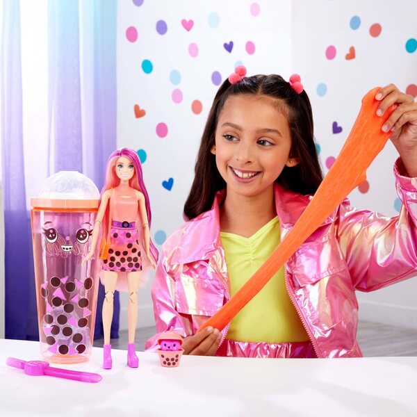Barbie Pop Reveal Bubble Tea: Pupa Mango Mochi mit 8 Überraschungen, Accessoires und Parfüm