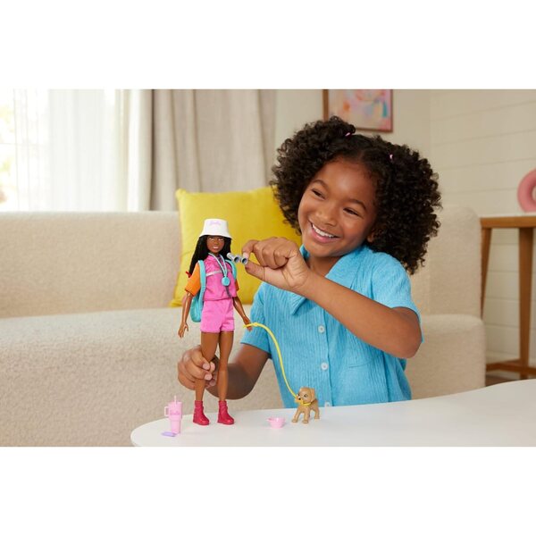 Barbie Brooklyn Outdoor Fashion mit Campingzubehör und Hund, Abenteuerspaß