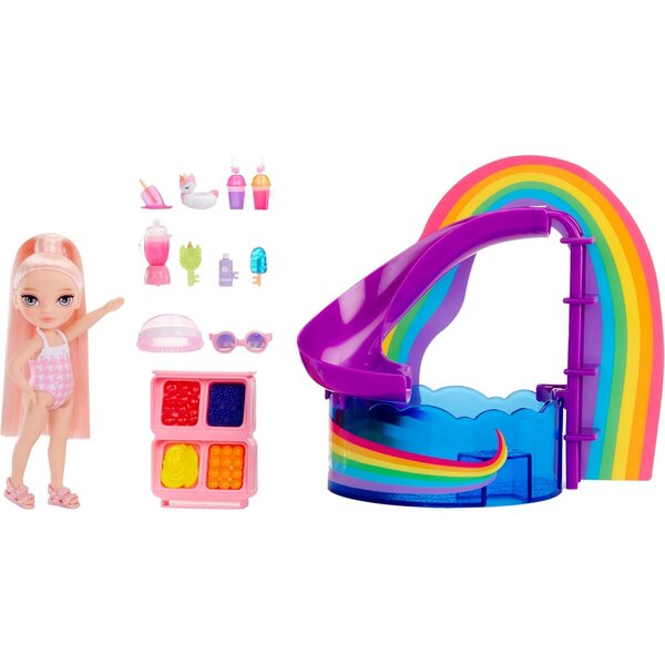 Rainbow High Littles Pool Day mit Blush – Puppe 14 cm, Pool mit Regenbogenrutsche und Zubehör