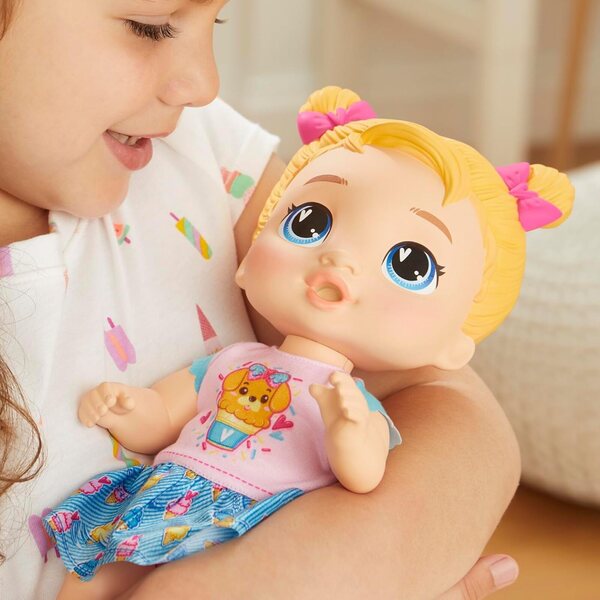 Baby Alive Harper Hugs Poupée mit Snack- und Lätzchenspiel, 28 cm, für Kinder ab 3 Jahren