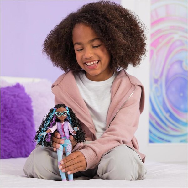 Unicorn Academy Layla Ankleidepuppe 24 cm con 5 Accessori per Bambini da 4 Anni