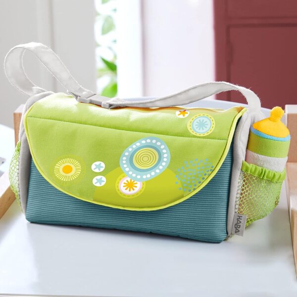 HABA Wickeltasche Sommerwiese für Puppen mit Zubehör, 4-teiliges waschbares Set