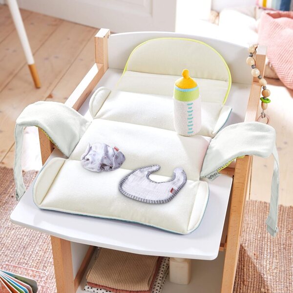 HABA Wickeltasche Sommerwiese für Puppen mit Zubehör, 4-teiliges waschbares Set