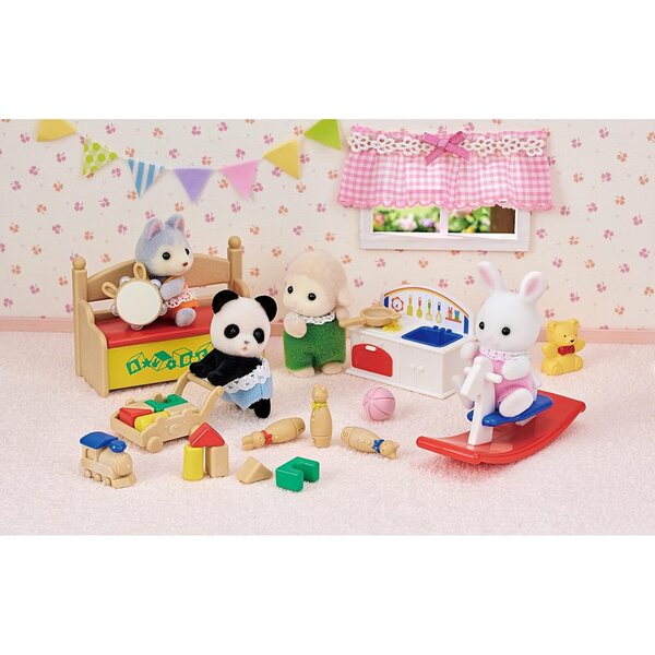 Sylvanian Families Baby-Spielzeugkiste mit Panda und Kaninchen – Spielset für Kinder ab 3 Jahren