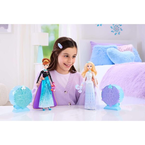 Mattel Disney Die Schneekönigin Anna mit 8 Überraschungen und Accessoires, inspiriert vom Film