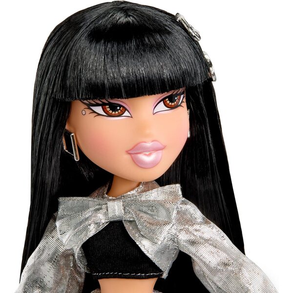 Bratz Charmz Jade con bracciale a charm e outfit glitterato da collezione