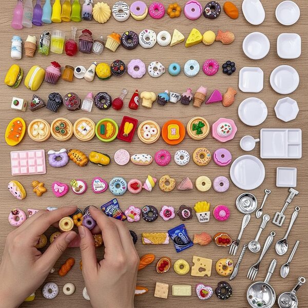 Set 150 Mini Alimenti Decorativi in Resina per Casa di Bambole Fai-da-Te
