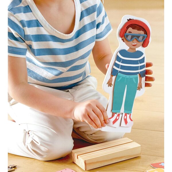Hape Holzpuzzle – 66 magnetische Teile zum Verkleiden von Jungen und Mädchen ab 3 Jahren