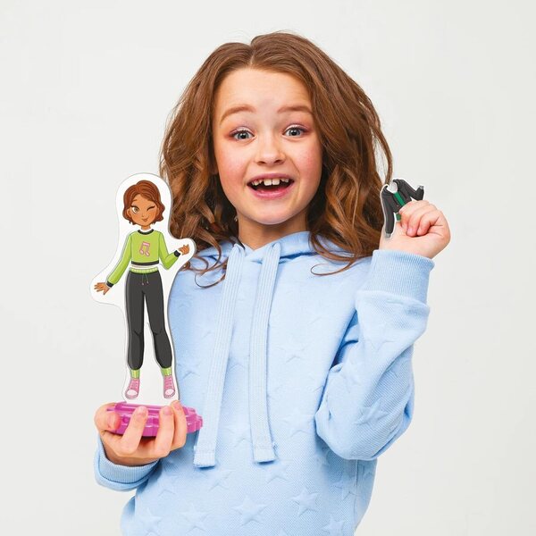 Quercetti Magnetic Fashion Laura: gioco magnetico creativo con 28 vestiti per bambini 5+