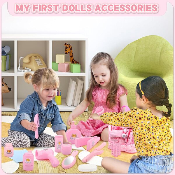 Set 40 Accessori per Bambole deAO con Vestiti, Cibo, Peluche e Giochi da Bagno
