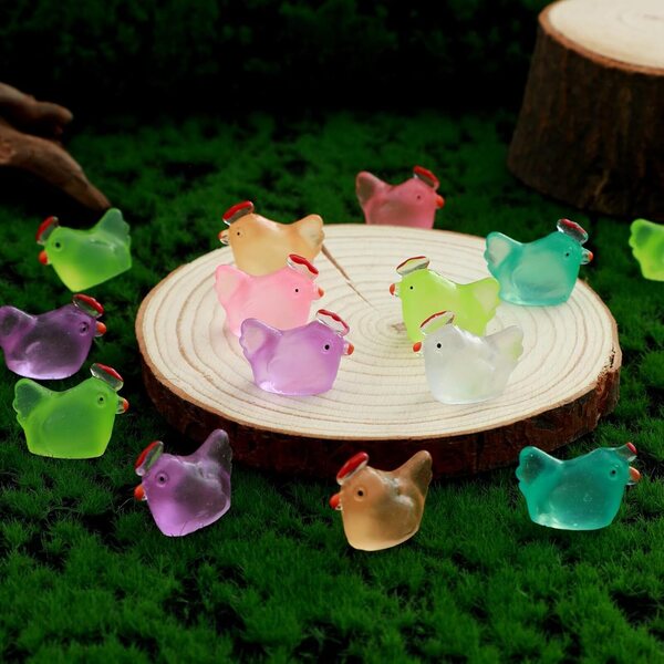 Set 50 Mini Figurine di Pollo Fosforescenti in Resina per Decorazioni e Giardinaggio