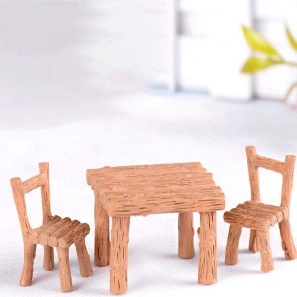 Set aus Mini-Tisch und Stühlen aus Kunstharz für Feengärten und DIY-Dekorationen