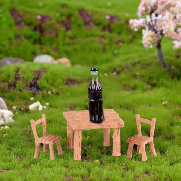 Set aus Mini-Tisch und Stühlen aus Kunstharz für Feengärten und DIY-Dekorationen