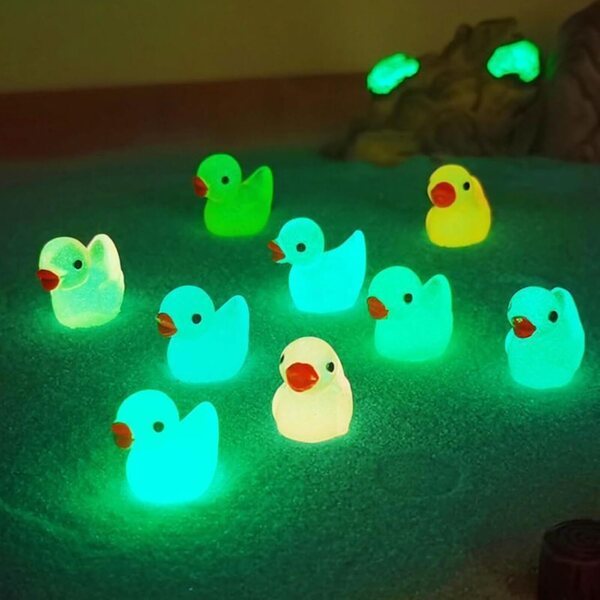 Set 50 Mini Paperelle Luminose in Resina Phosphorescenti per Decorazioni Varie