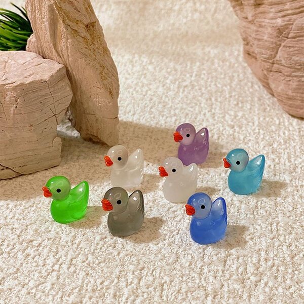 Set 50 Mini Paperelle Luminose in Resina Phosphorescenti per Decorazioni Varie