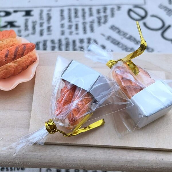 Realistisches Puppenhaus-Miniatur-Harzbrot – 40-teiliges Set + 10 Sockel