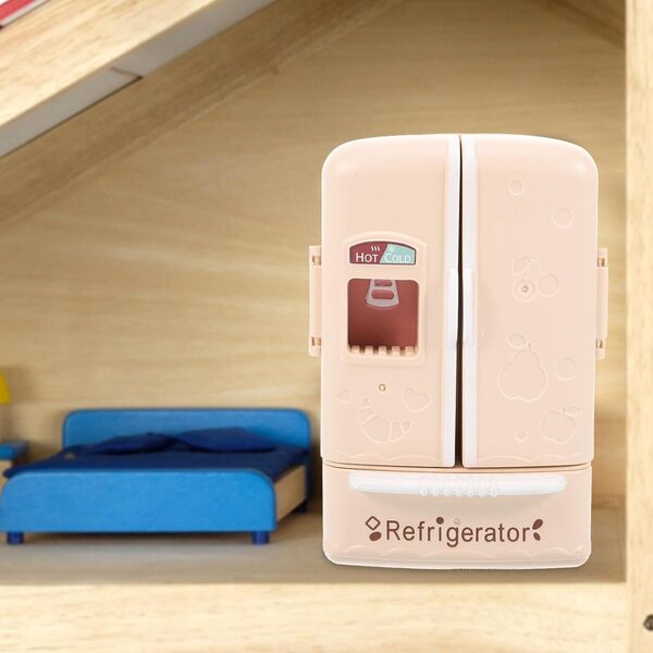 Beiger Mini-Spielzeugkühlschrank für Puppenhäuser, kleines dekoratives Gerät