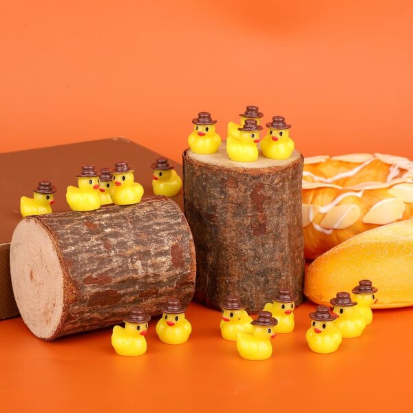 Tinoaly 50 Mini-Cowboy-Canards aus Kunstharz für DIY-Dekorationen und Heimtextilien