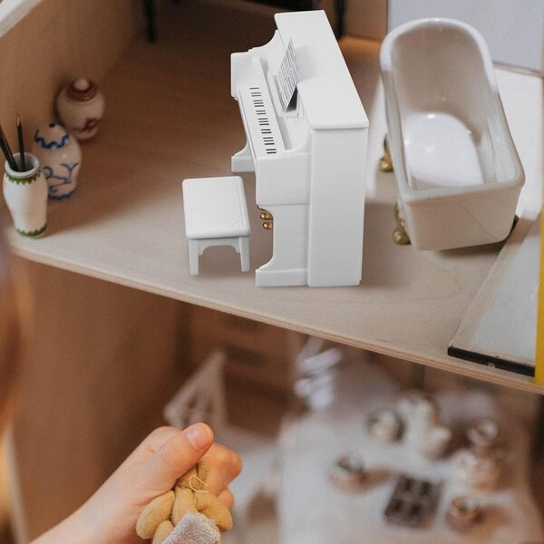 Mini Piano Bianco con Tabouret e Partitura per Casa di Bambole WEKAMOS