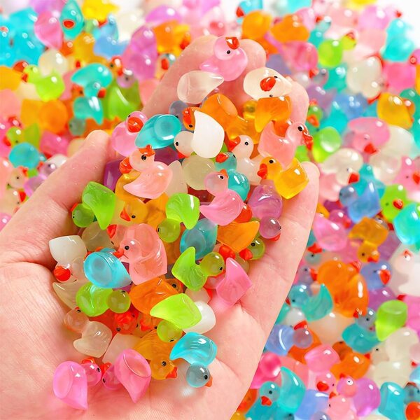 50 Mini Figurine Animali Notturni Luminescenti 0,5 cm per Decorazioni e DIY